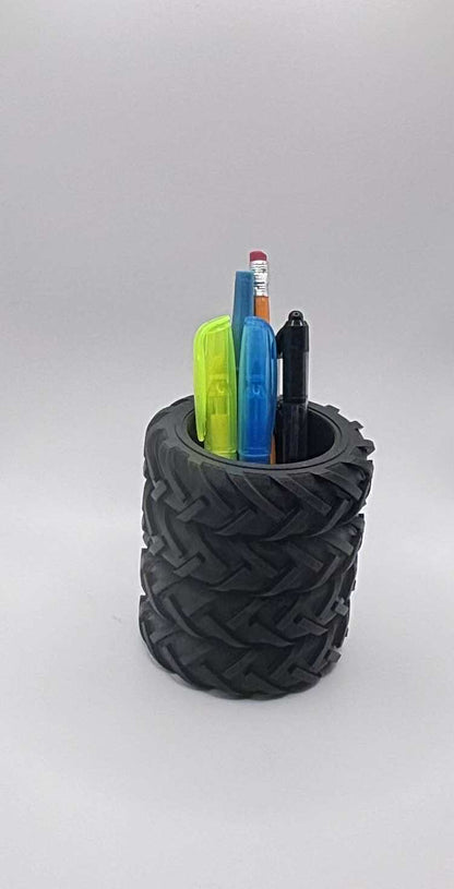 Porte-crayons inspiré des pneus de tracteur– Accessoire de bureau original – Mud Tire – Tracteur