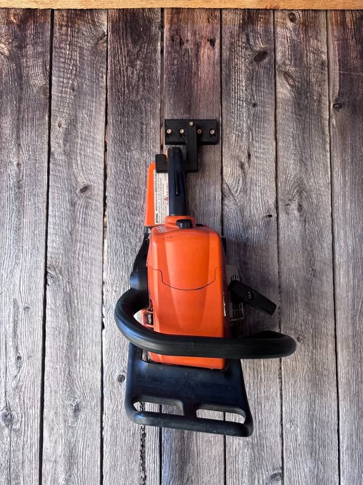 Wall Hook for Chainsaw – Heavy Duty Chainsaw Holder
