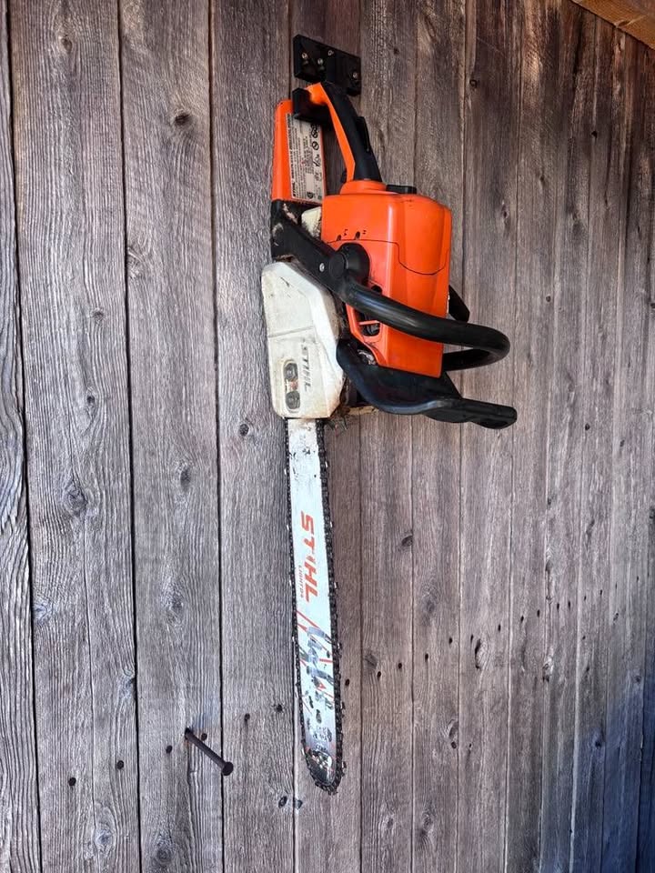 Crochet Mural pour Tronçonneuse – Support Robuste chainsaw