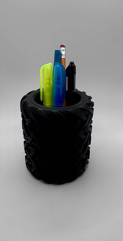 Porte-crayons inspiré des pneus de tracteur– Accessoire de bureau original – Mud Tire – Tracteur