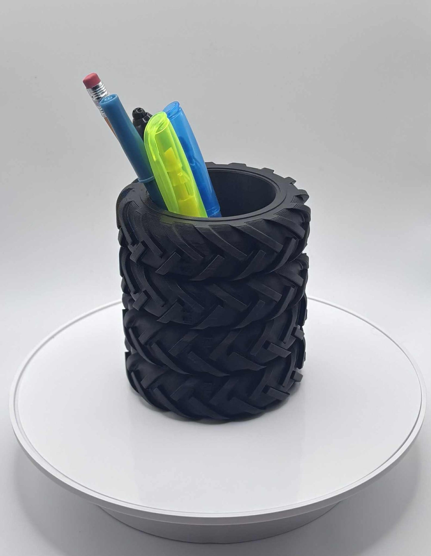 Porte-crayons inspiré des pneus de tracteur– Accessoire de bureau original – Mud Tire – Tracteur