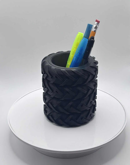 Porte-crayons inspiré des pneus de tracteur– Accessoire de bureau original – Mud Tire – Tracteur