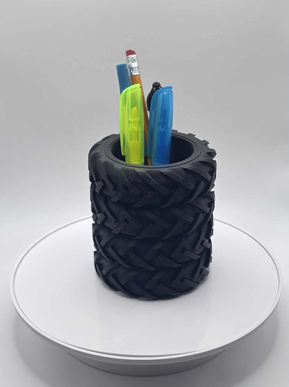 Porte-crayons inspiré des pneus de tracteur– Accessoire de bureau original – Mud Tire – Tracteur
