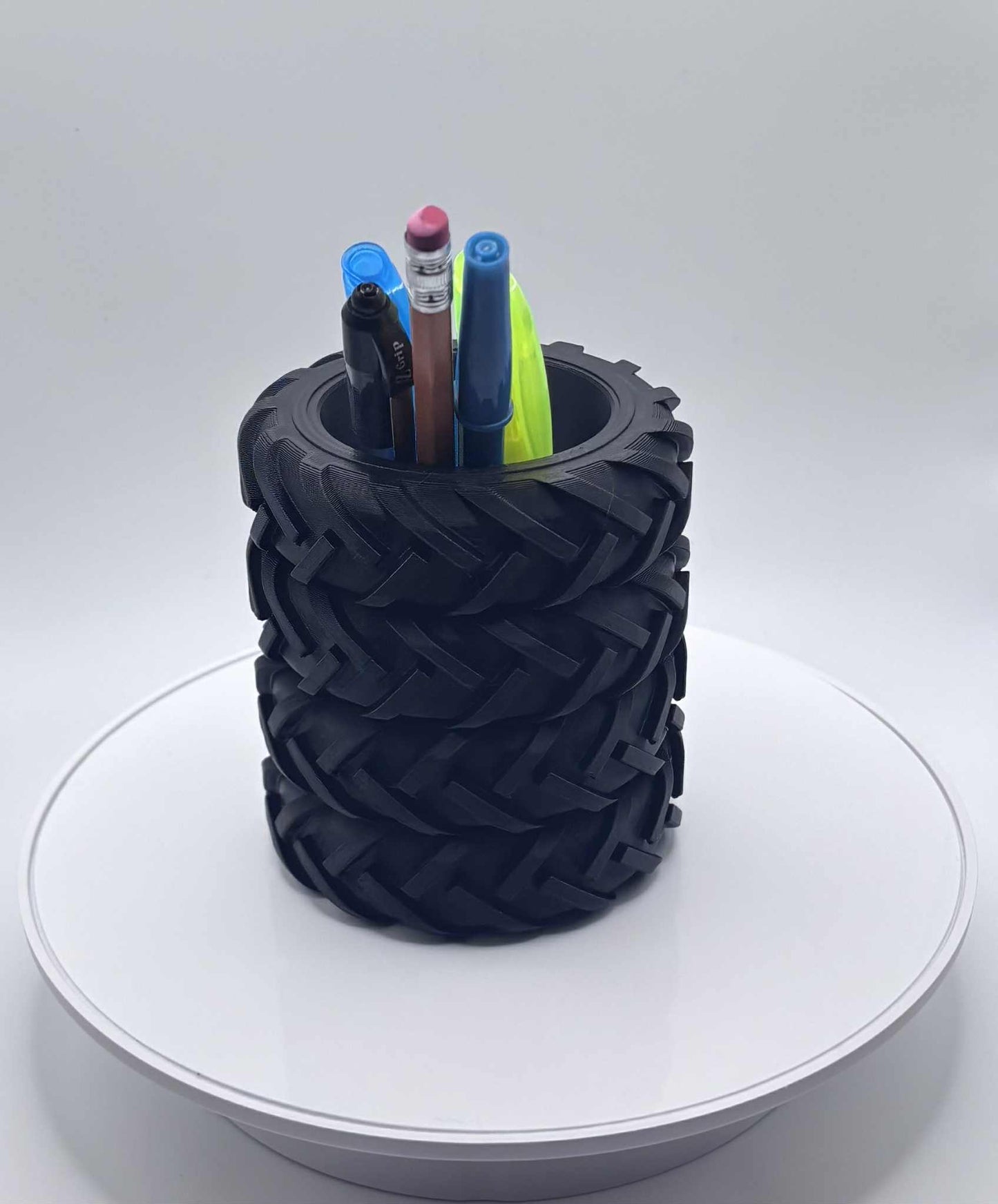 Porte-crayons inspiré des pneus de tracteur– Accessoire de bureau original – Mud Tire – Tracteur