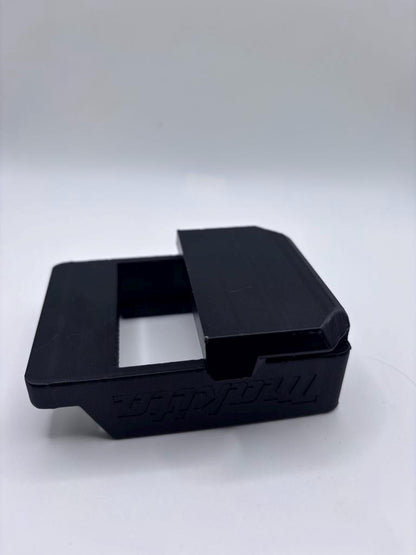 Support compatible with Makita batteries installation on Milwaukee Packout