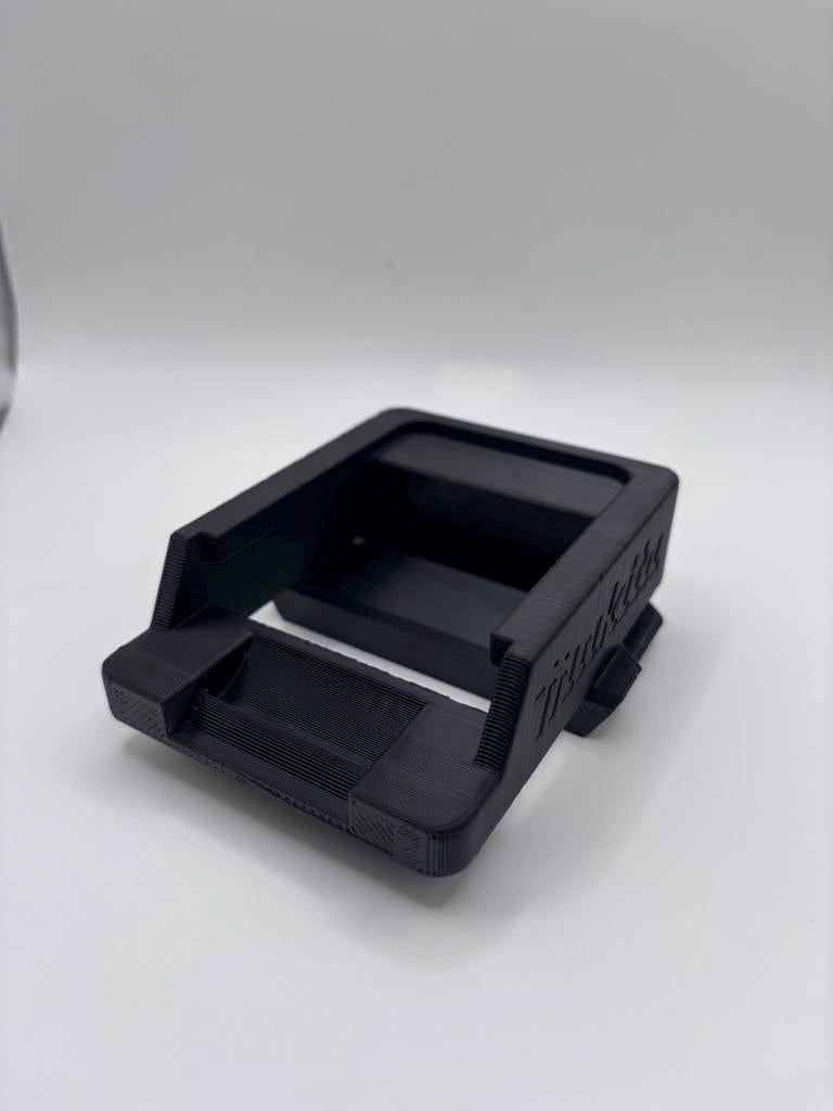 Support compatible with Makita batteries installation on Milwaukee Packout