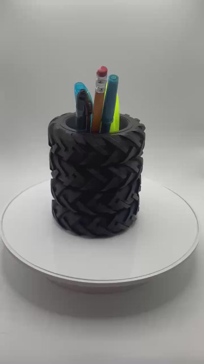 Porte-crayons inspiré des pneus de tracteur– Accessoire de bureau original – Mud Tire – Tracteur